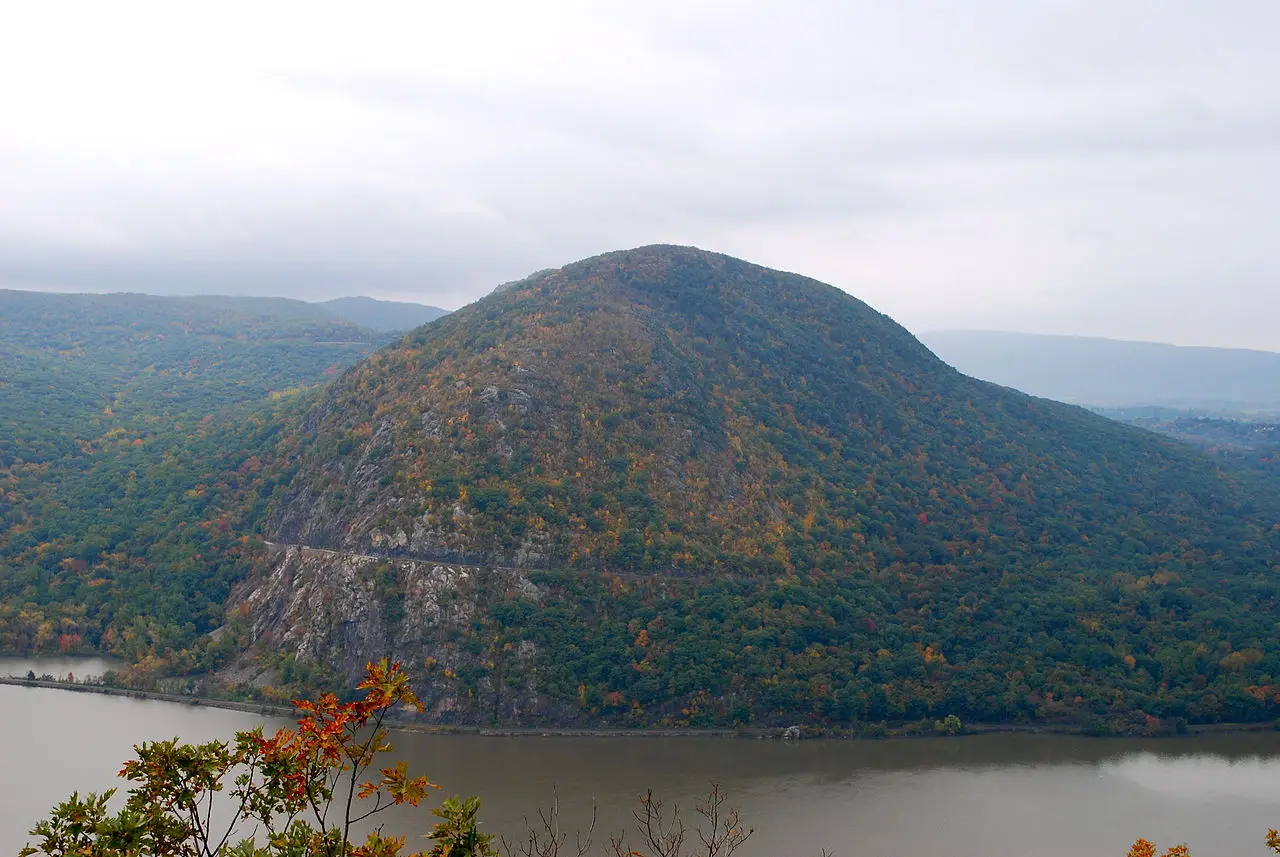 Storm King Mountain overlooking the Hudson River in New York